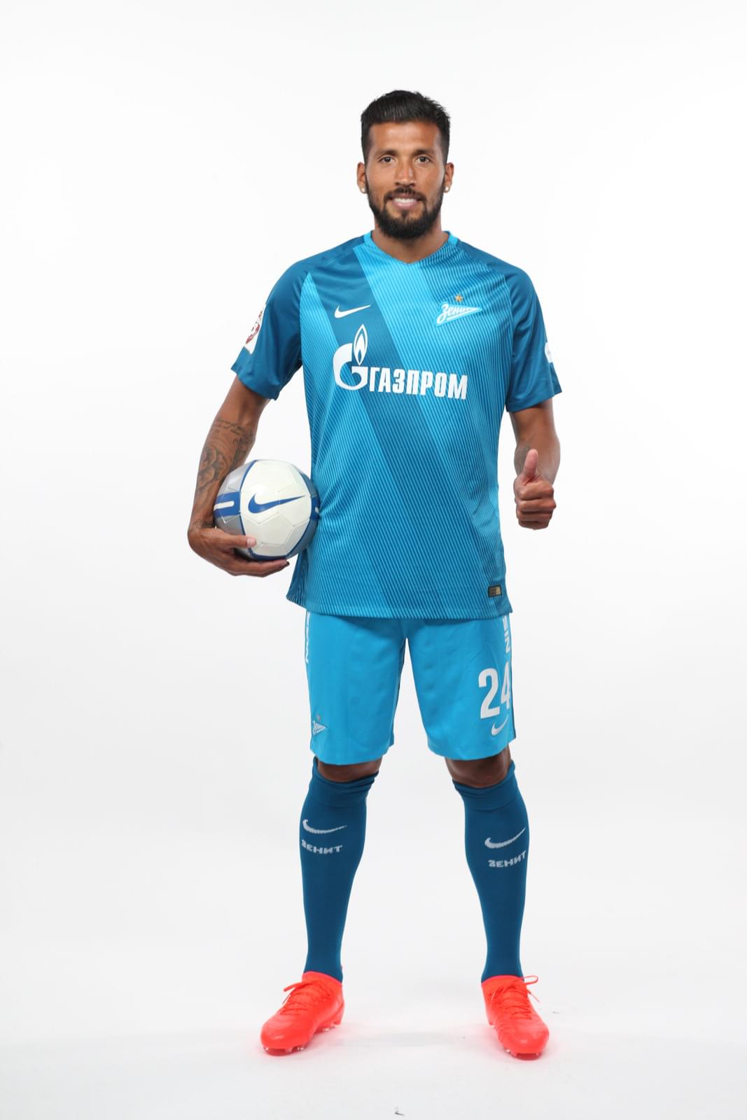 Фотосессия футболистов и тренеров основного состава ФК «Зенит» сезона 2016/2017