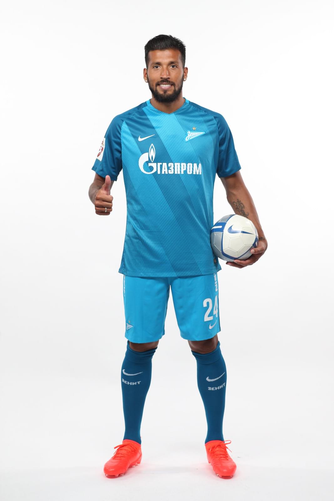 Фотосессия футболистов и тренеров основного состава ФК «Зенит» сезона 2016/2017