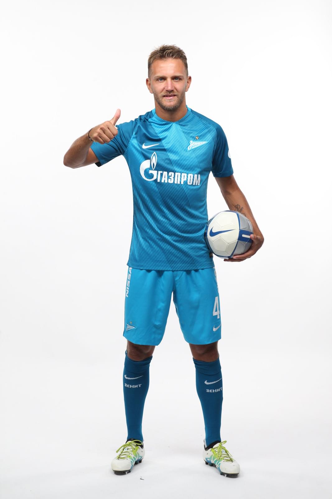 Фотосессия футболистов и тренеров основного состава ФК «Зенит» сезона 2016/2017