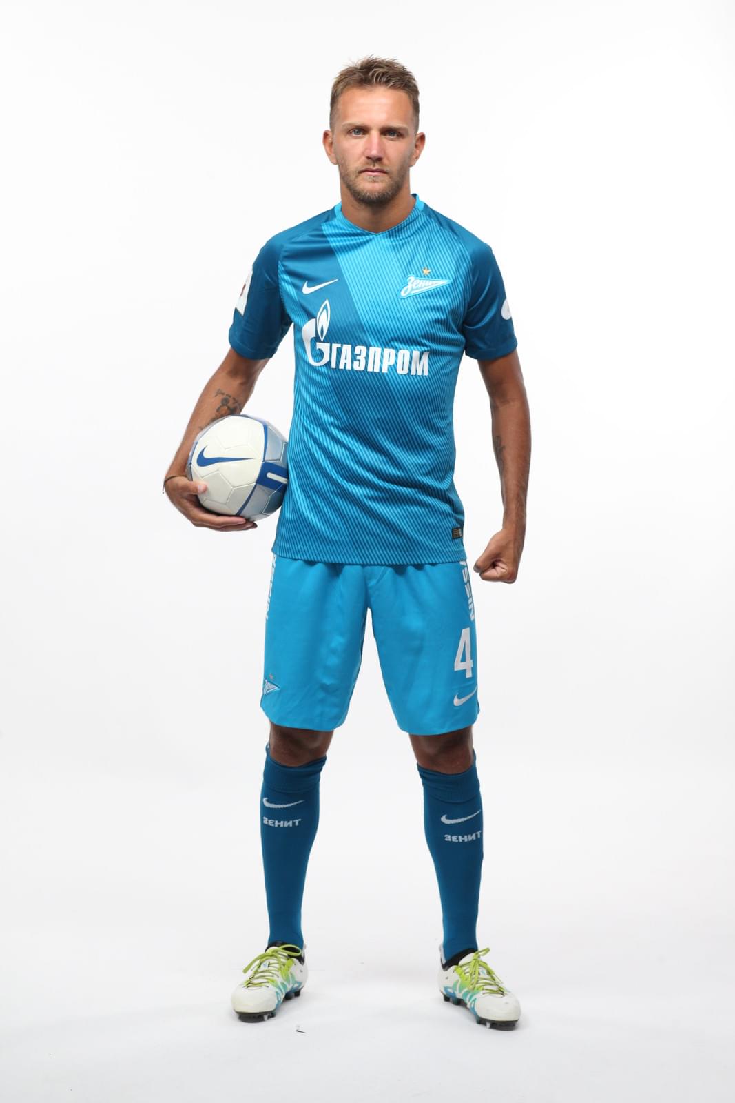 Фотосессия футболистов и тренеров основного состава ФК «Зенит» сезона 2016/2017