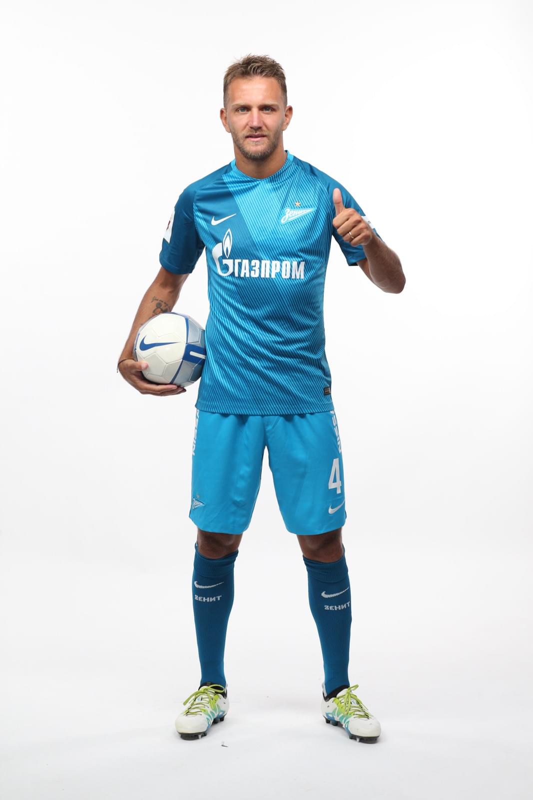 Фотосессия футболистов и тренеров основного состава ФК «Зенит» сезона 2016/2017