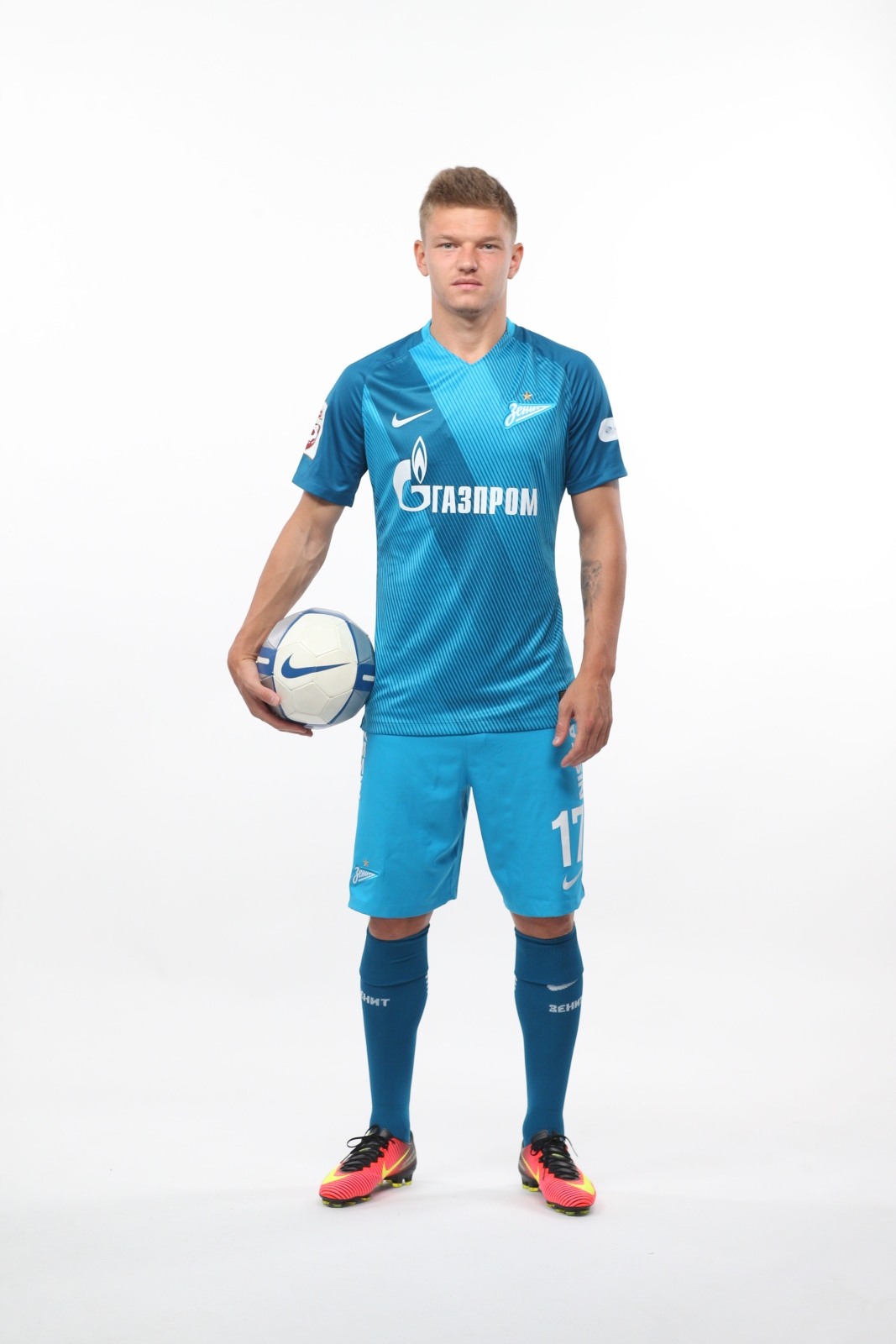 Фотосессия футболистов и тренеров основного состава ФК «Зенит» сезона 2016/2017