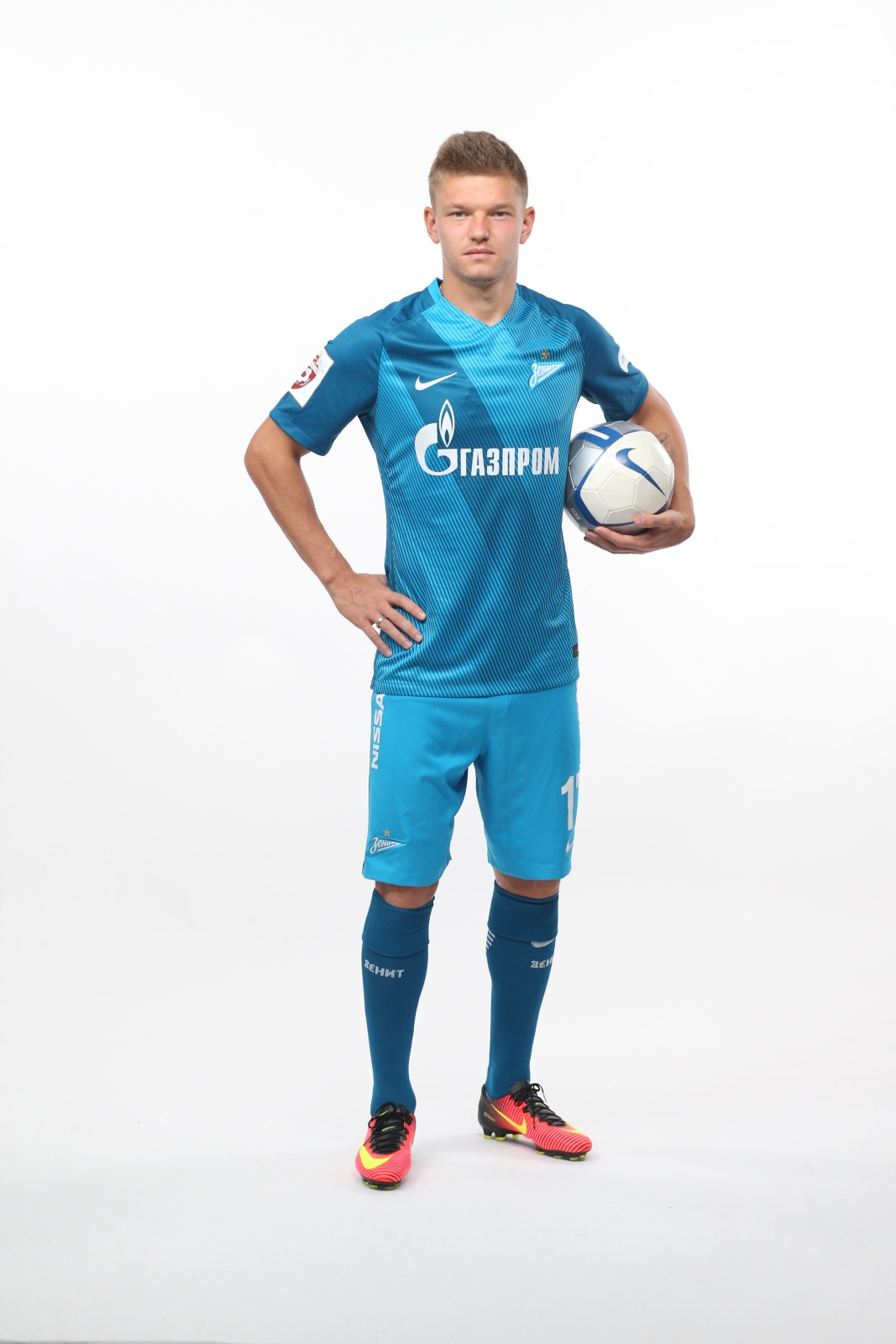 Фотосессия футболистов и тренеров основного состава ФК «Зенит» сезона 2016/2017