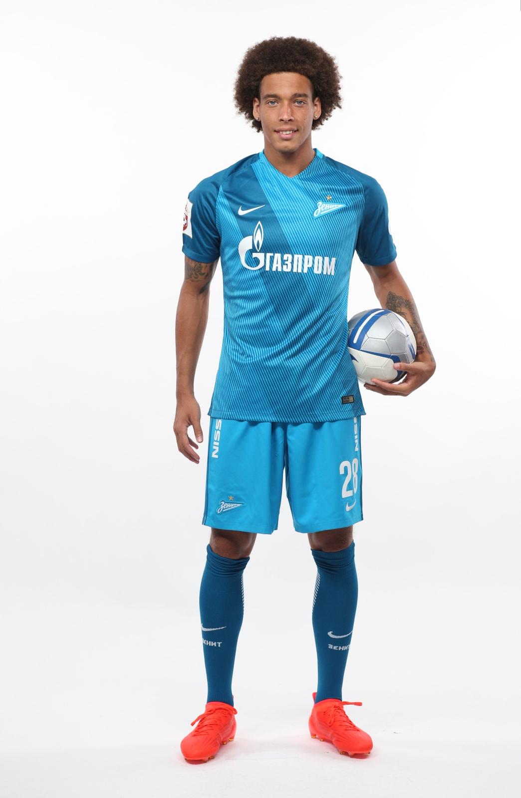 Фотосессия футболистов и тренеров основного состава ФК «Зенит» сезона 2016/2017