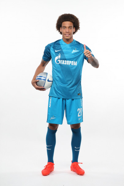 Фотосессия футболистов и тренеров основного состава ФК «Зенит» сезона 2016/2017