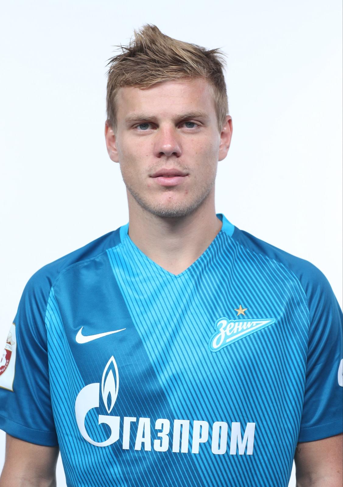 Фотосессия футболистов и тренеров основного состава ФК «Зенит» сезона 2016/2017