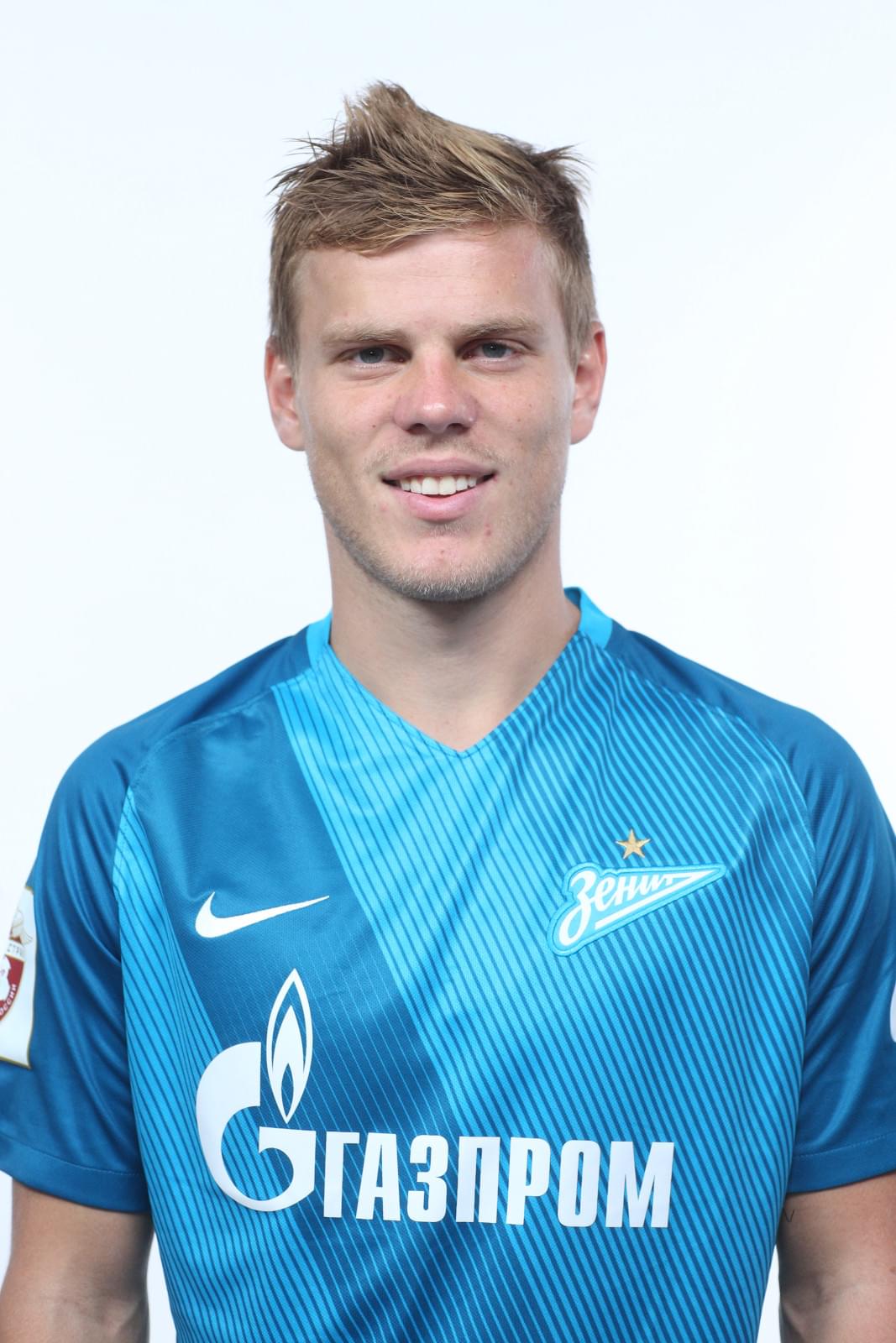 Фотосессия футболистов и тренеров основного состава ФК «Зенит» сезона 2016/2017