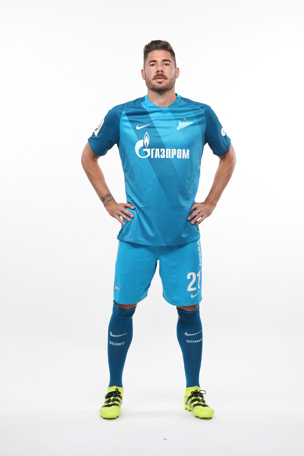 Фотосессия футболистов и тренеров основного состава ФК «Зенит» сезона 2016/2017