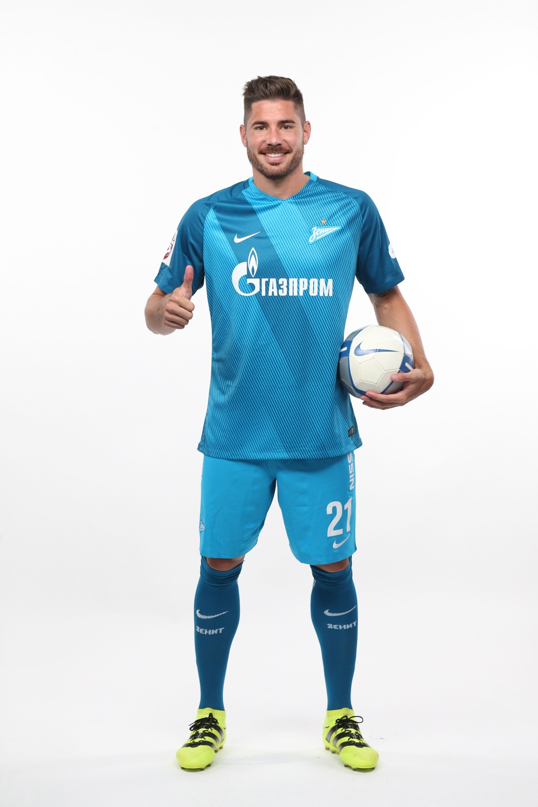 Фотосессия футболистов и тренеров основного состава ФК «Зенит» сезона 2016/2017