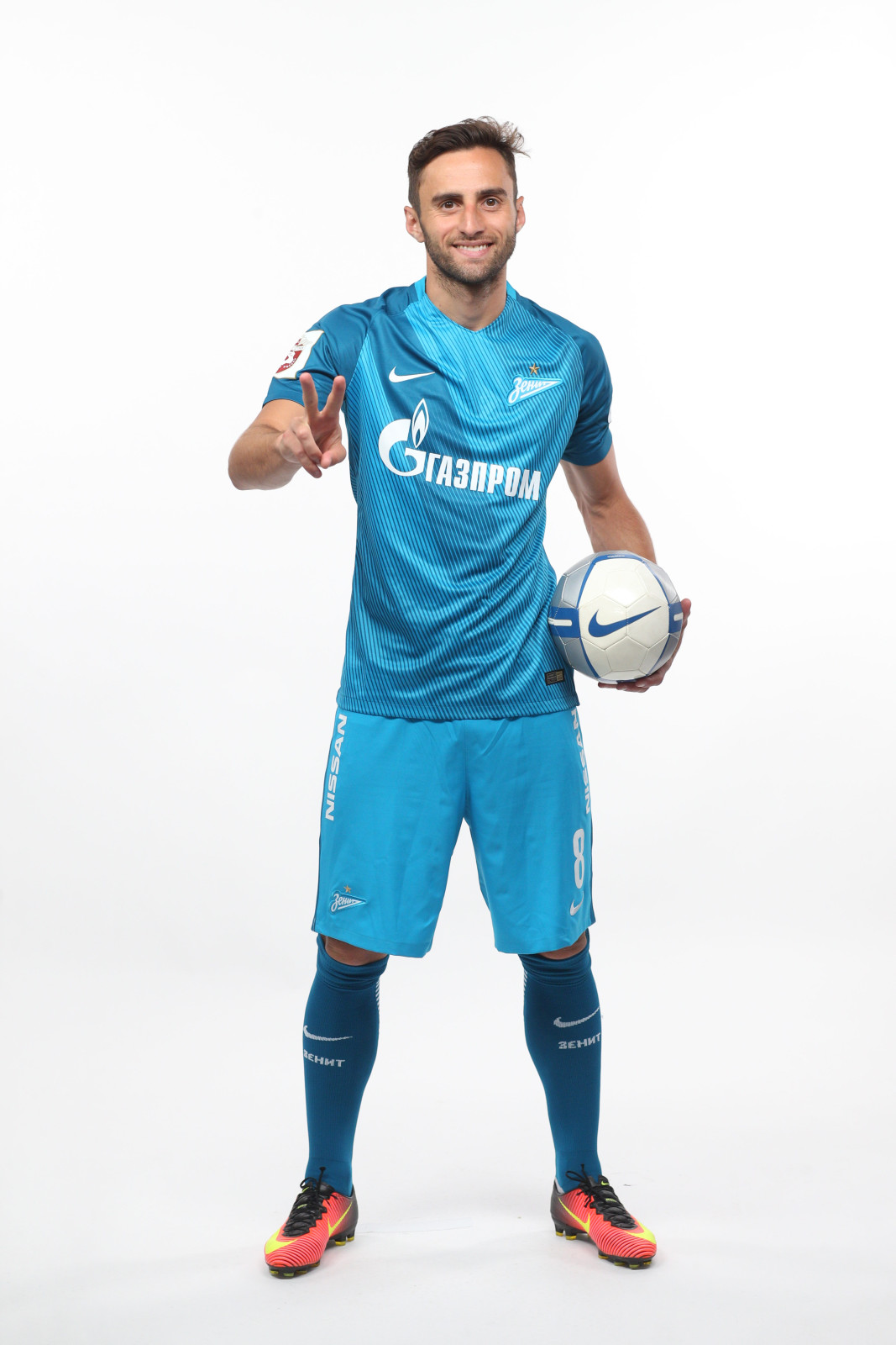 Фотосессия футболистов и тренеров основного состава ФК «Зенит» сезона 2016/2017