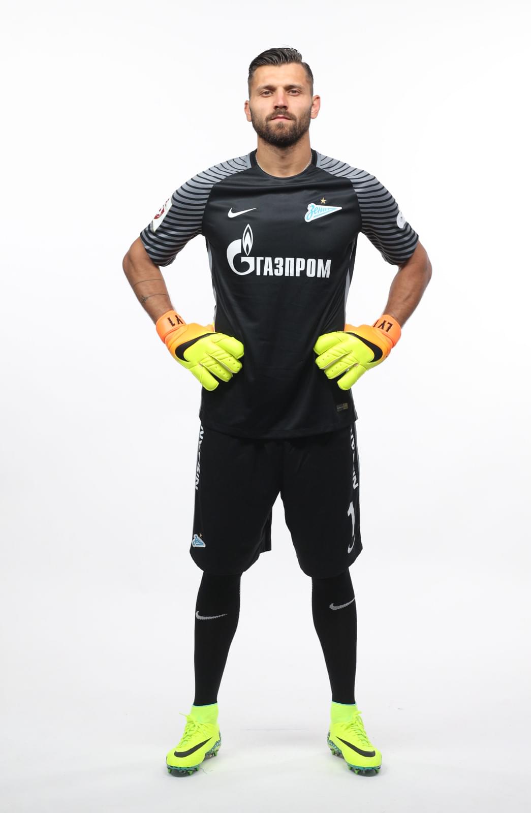 Фотосессия футболистов и тренеров основного состава ФК «Зенит» сезона 2016/2017