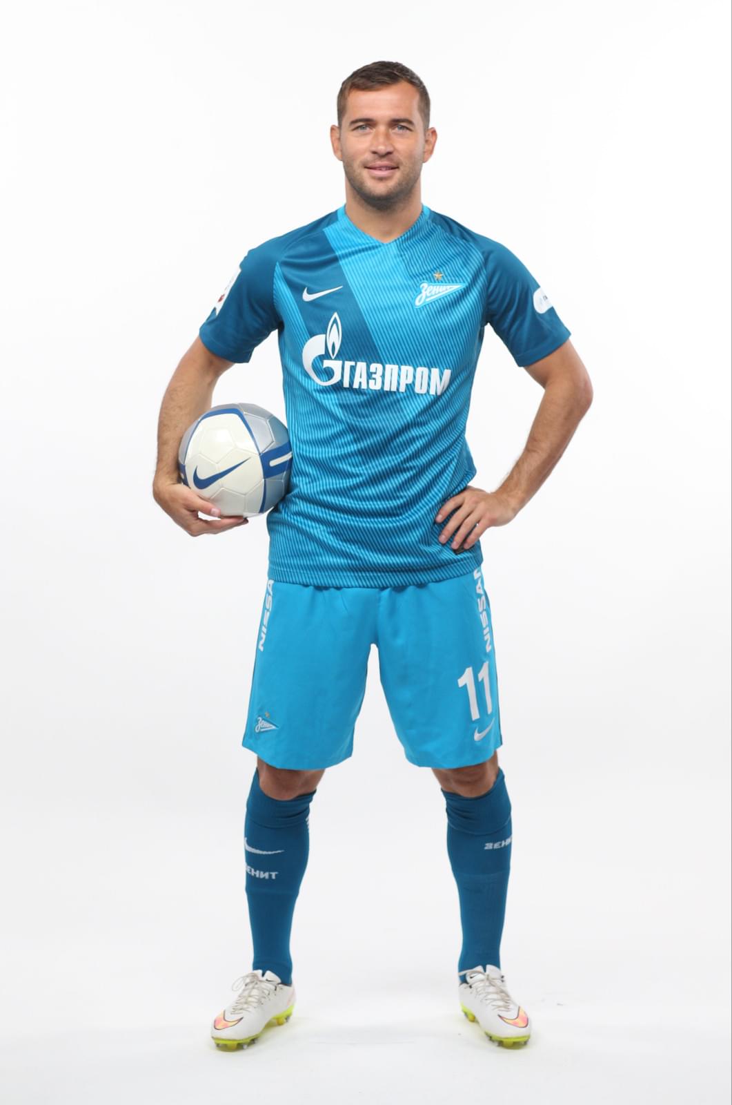 Фотосессия футболистов и тренеров основного состава ФК «Зенит» сезона 2016/2017