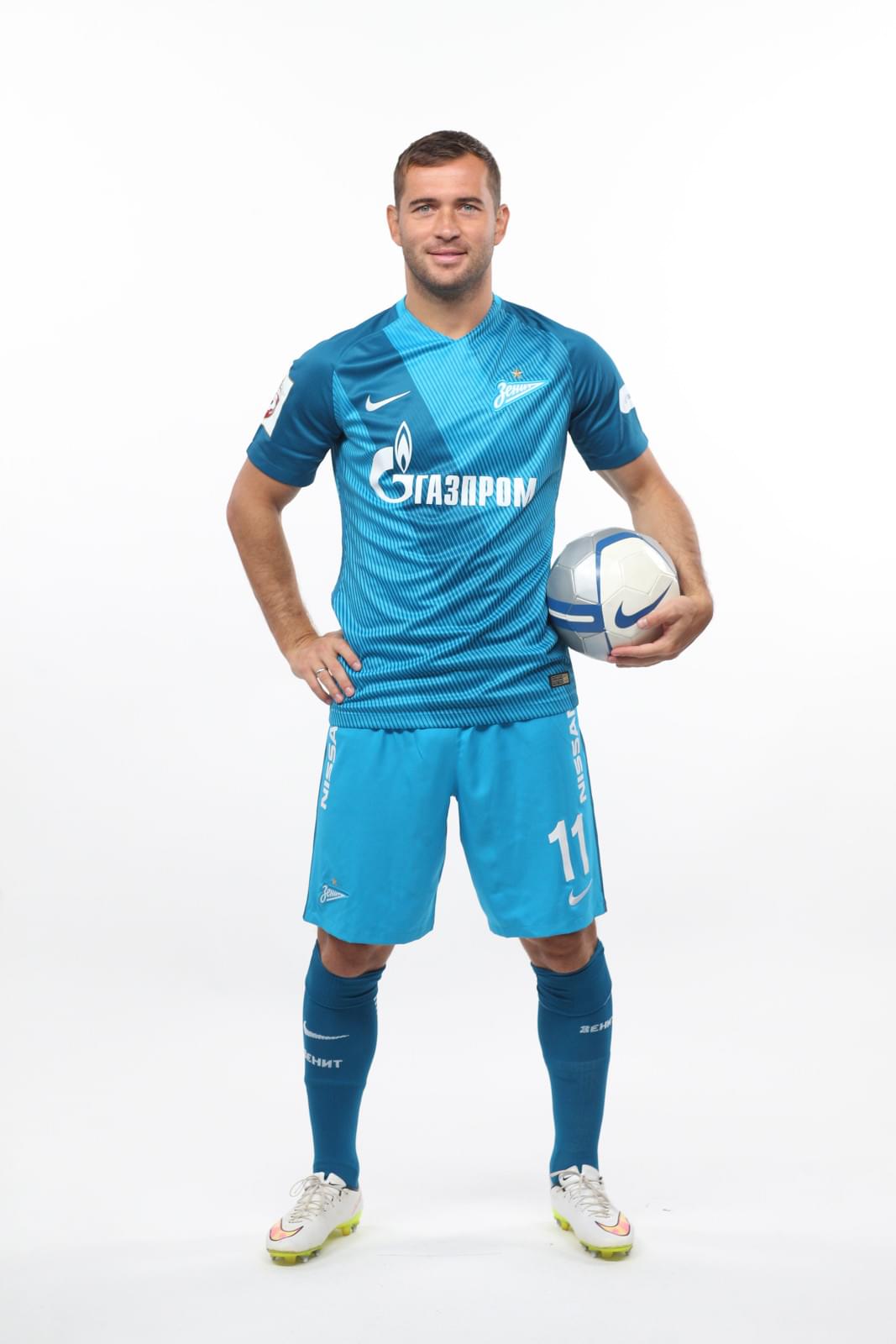 Фотосессия футболистов и тренеров основного состава ФК «Зенит» сезона 2016/2017