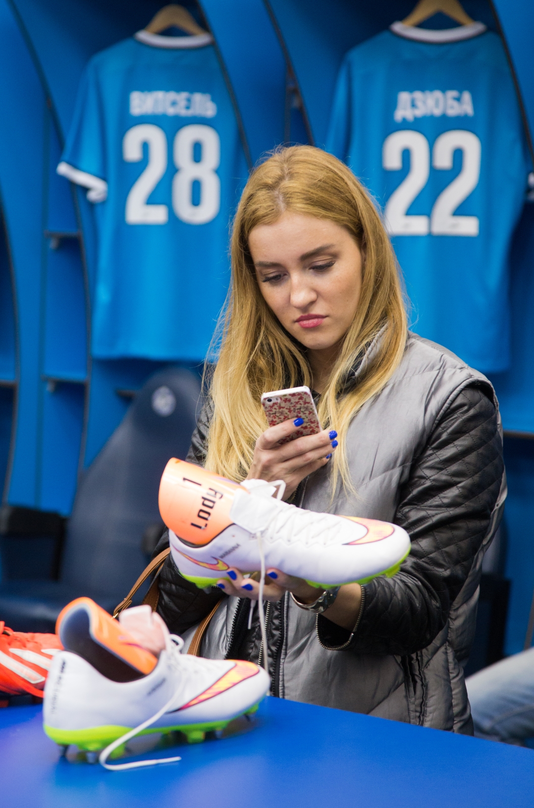 Автограф-сессия Луиша Нету, защитника «Зенита»