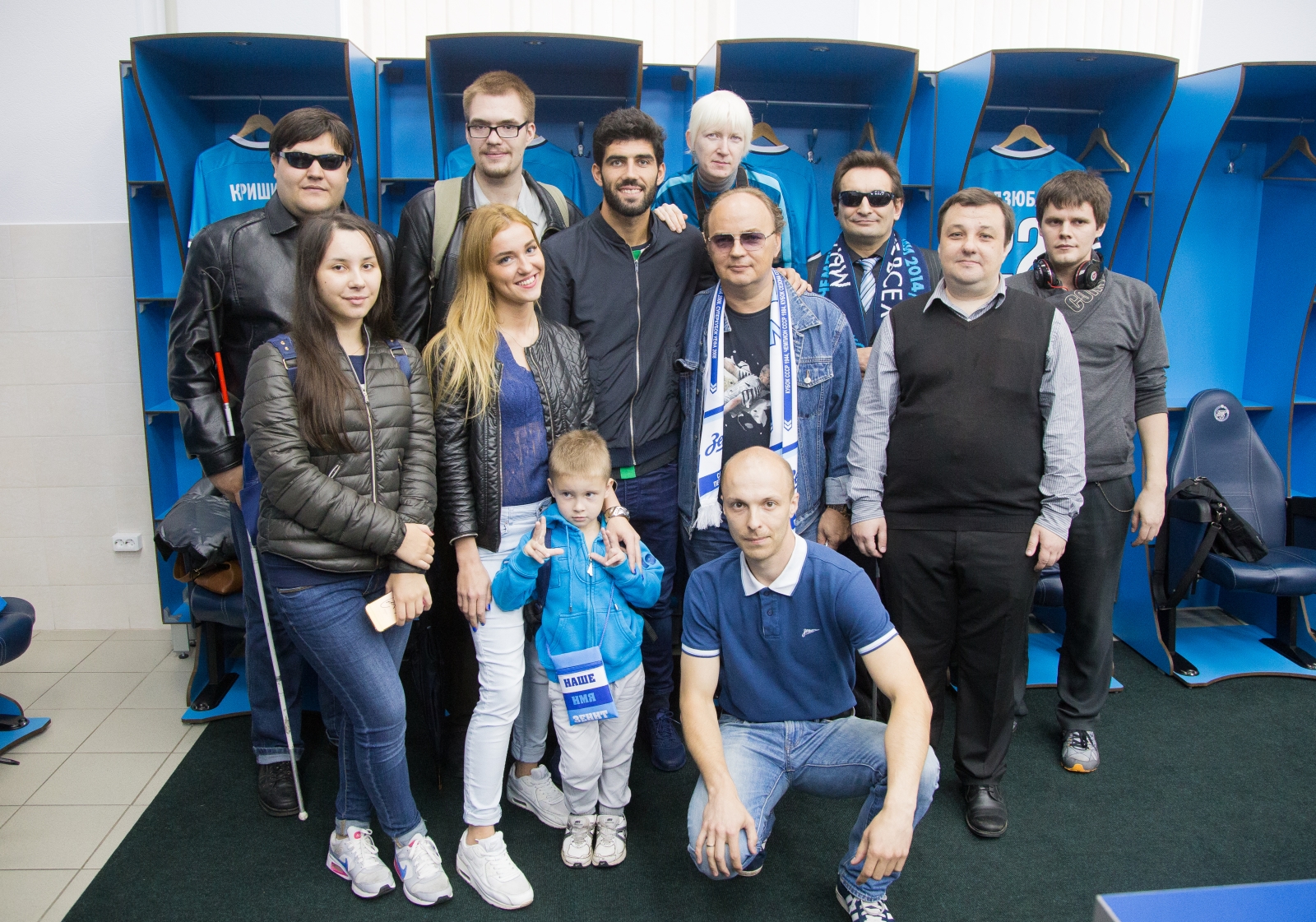 Автограф-сессия Луиша Нету, защитника «Зенита»