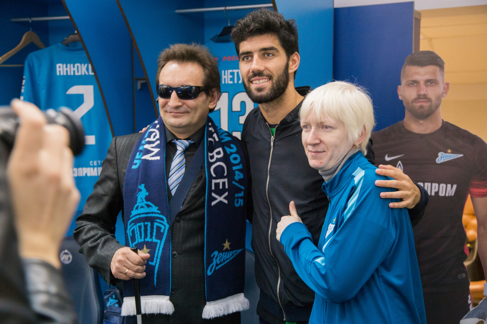 Автограф-сессия Луиша Нету, защитника «Зенита»