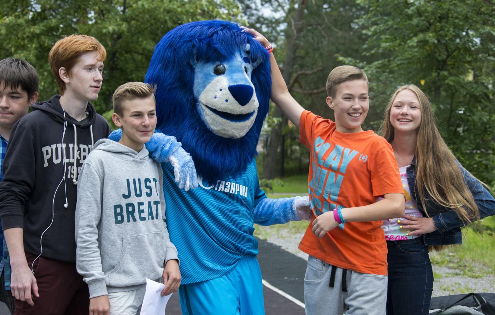 Синегривый Лев посетил детский лагерь «Звездный»