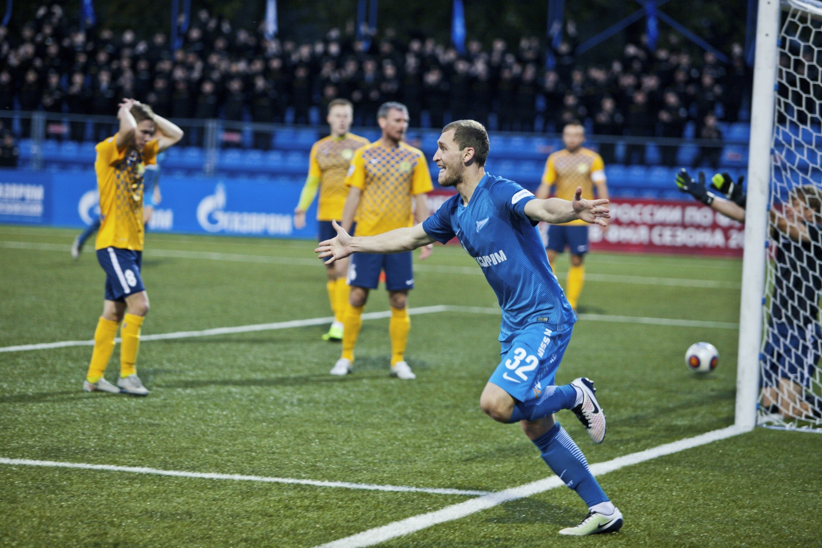 ФОНБЕТ-Первенство России среди клубов ФНЛ, 10-й тур, «Зенит» — «Луч-Энергия»