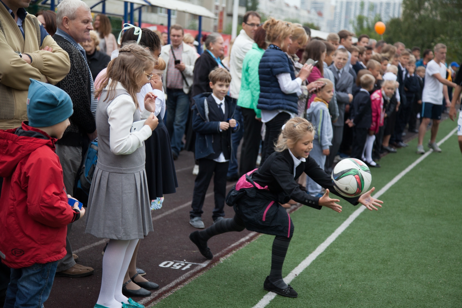 Александр Кержаков и Владимир Казаченок поздравили школьников с Днем знаний