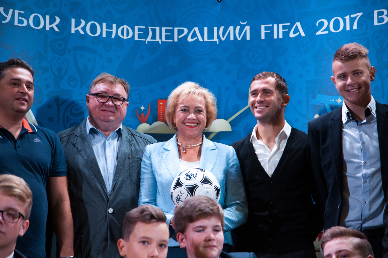 Александр Кержаков и Владимир Казаченок поздравили школьников с Днем знаний