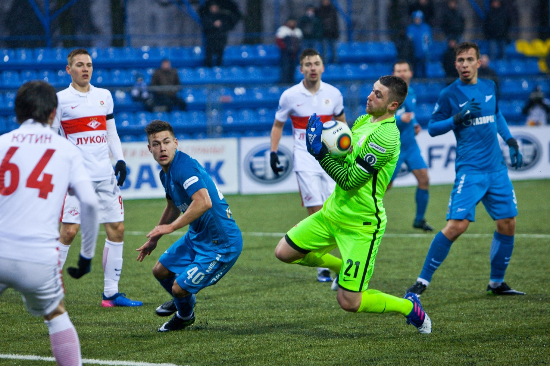 Сегодня футбол кому играет. Александр Селихов Зенит. Зенит Спартак 4-2. Спартак ФНЛ. Зенит Спартак 1-4.