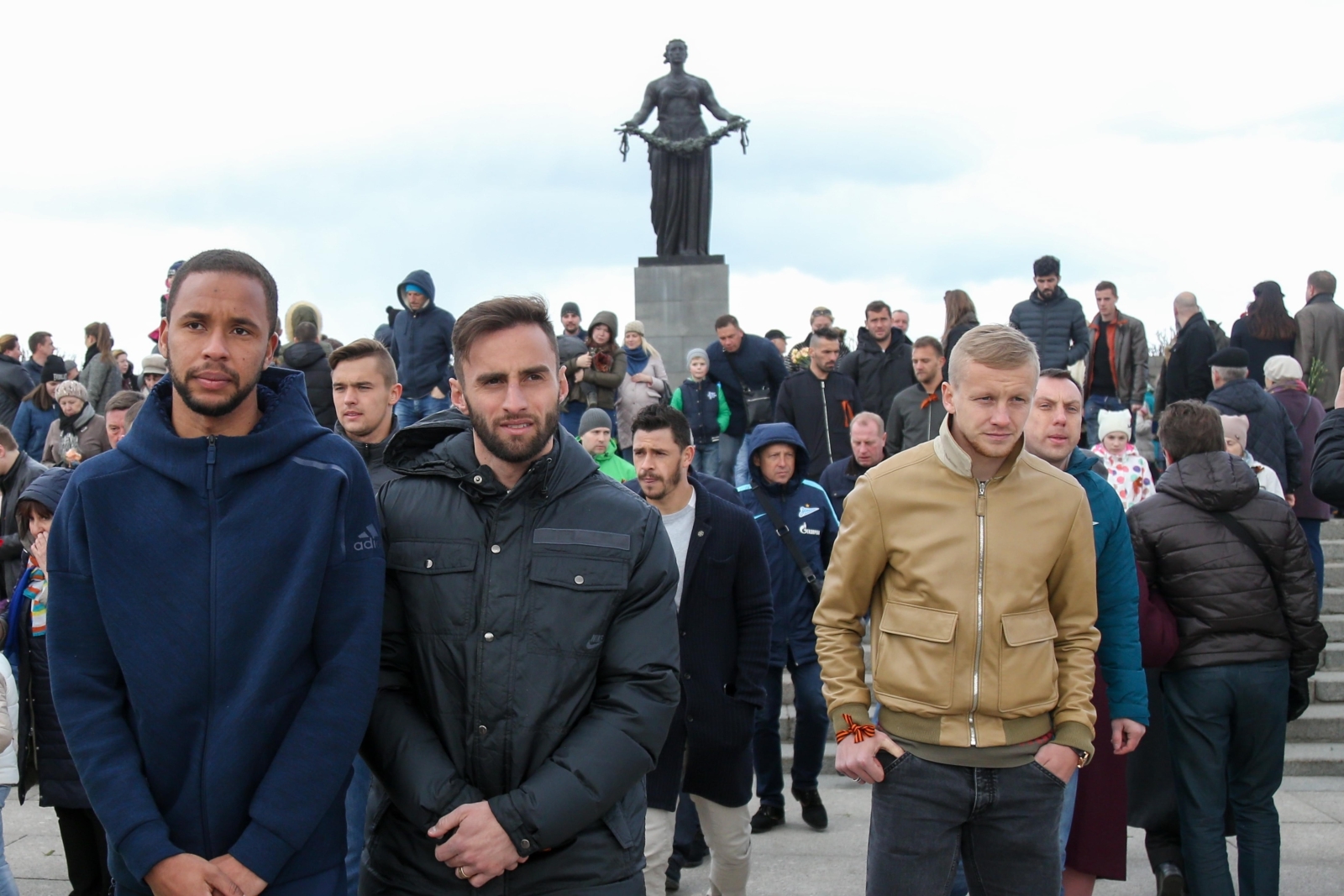 «Зенит» на Пискаревском мемориале