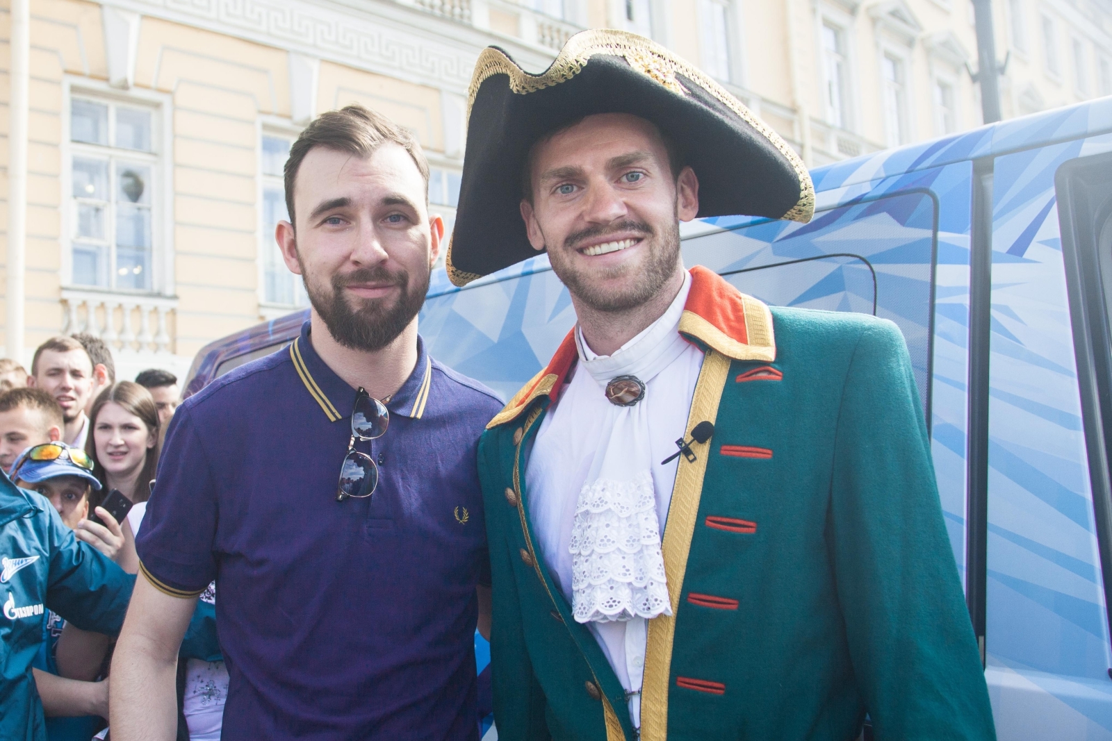 «Давай-давай!»: Николас Ломбертс в образе Петра I вышел на Дворцовую площадь