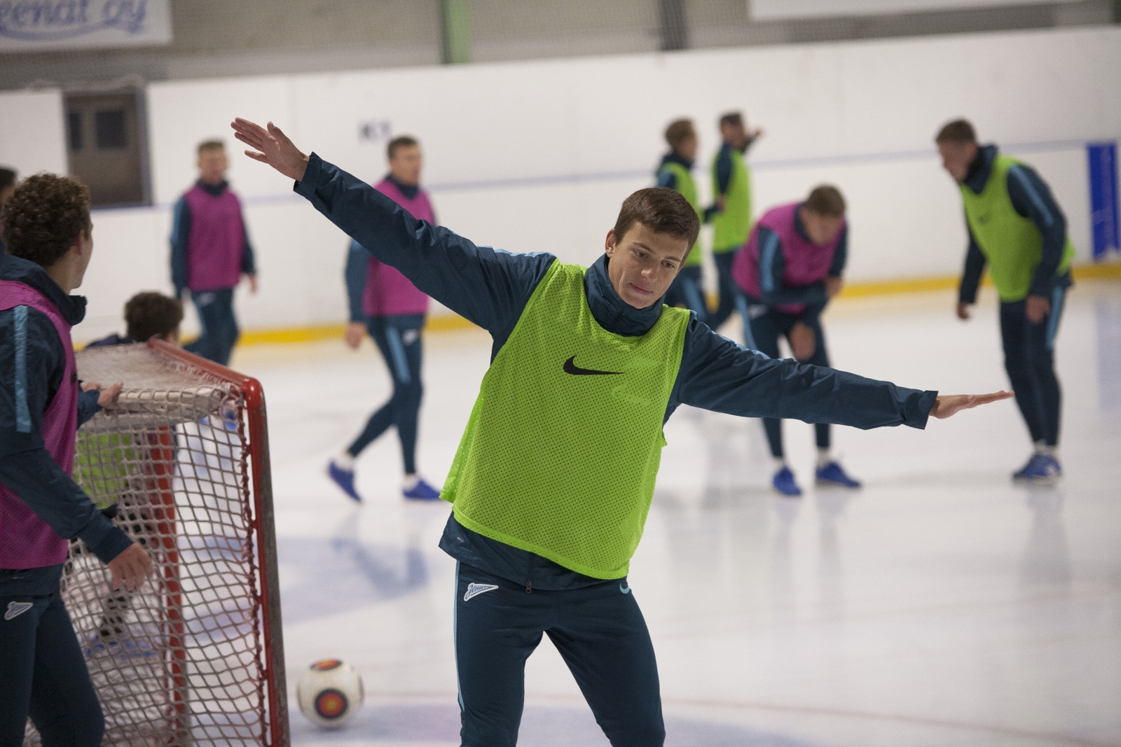 Тренировка «Зенита»-2 на льду