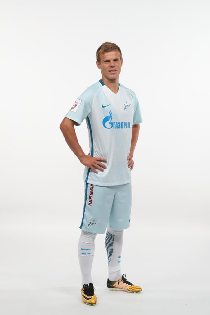 Фотосессия футболистов и тренеров основного состава ФК «Зенит» сезона 2017/2018