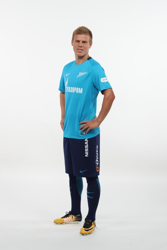 Фотосессия футболистов и тренеров основного состава ФК «Зенит» сезона 2017/2018