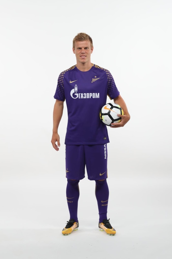 Фотосессия футболистов и тренеров основного состава ФК «Зенит» сезона 2017/2018