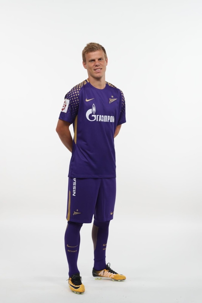 Фотосессия футболистов и тренеров основного состава ФК «Зенит» сезона 2017/2018