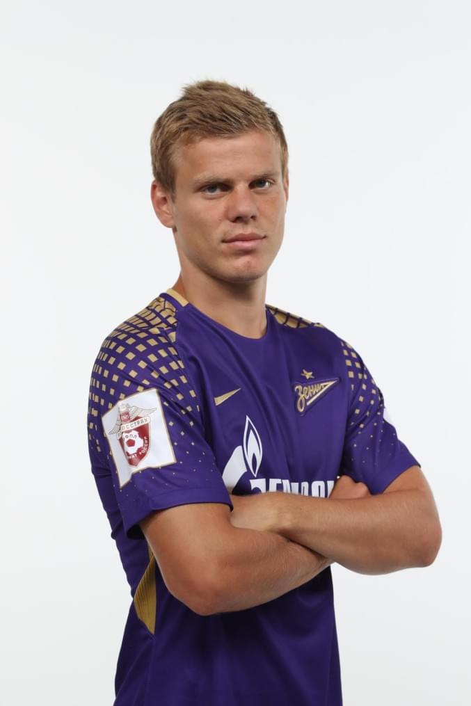 Фотосессия футболистов и тренеров основного состава ФК «Зенит» сезона 2017/2018