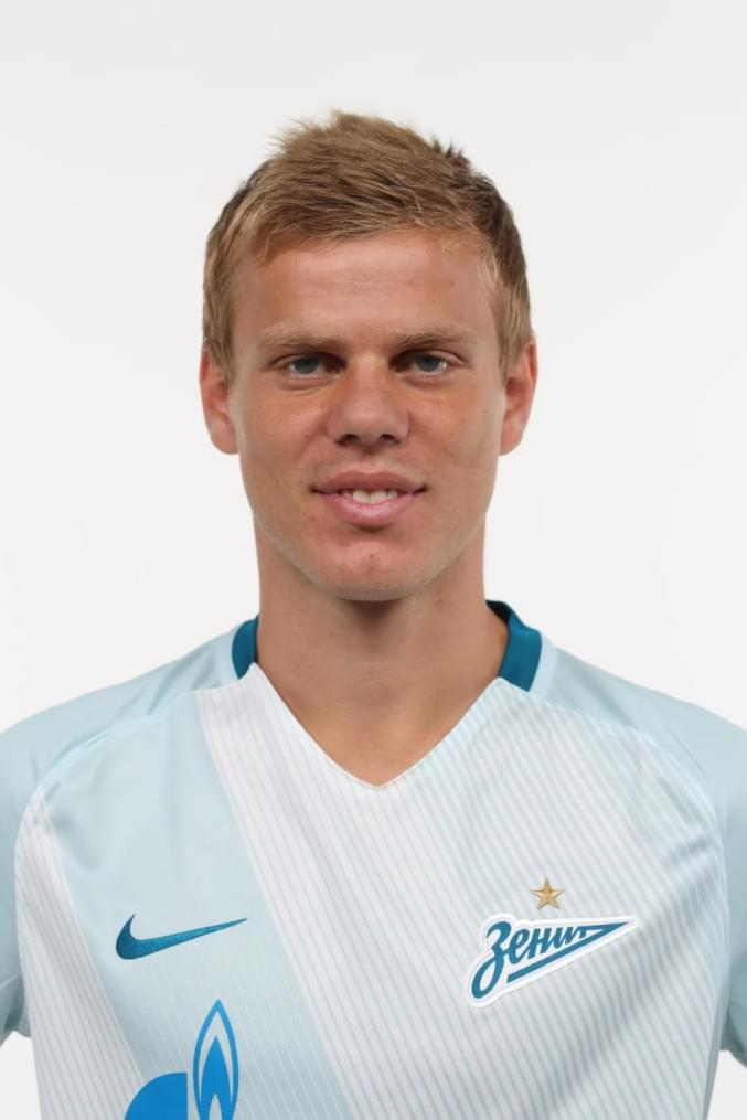 Фотосессия футболистов и тренеров основного состава ФК «Зенит» сезона 2017/2018