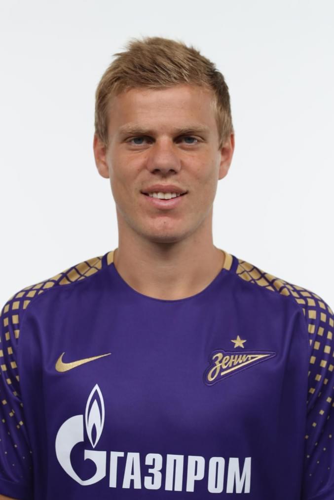 Фотосессия футболистов и тренеров основного состава ФК «Зенит» сезона 2017/2018