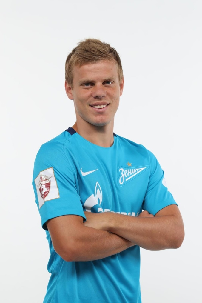 Фотосессия футболистов и тренеров основного состава ФК «Зенит» сезона 2017/2018