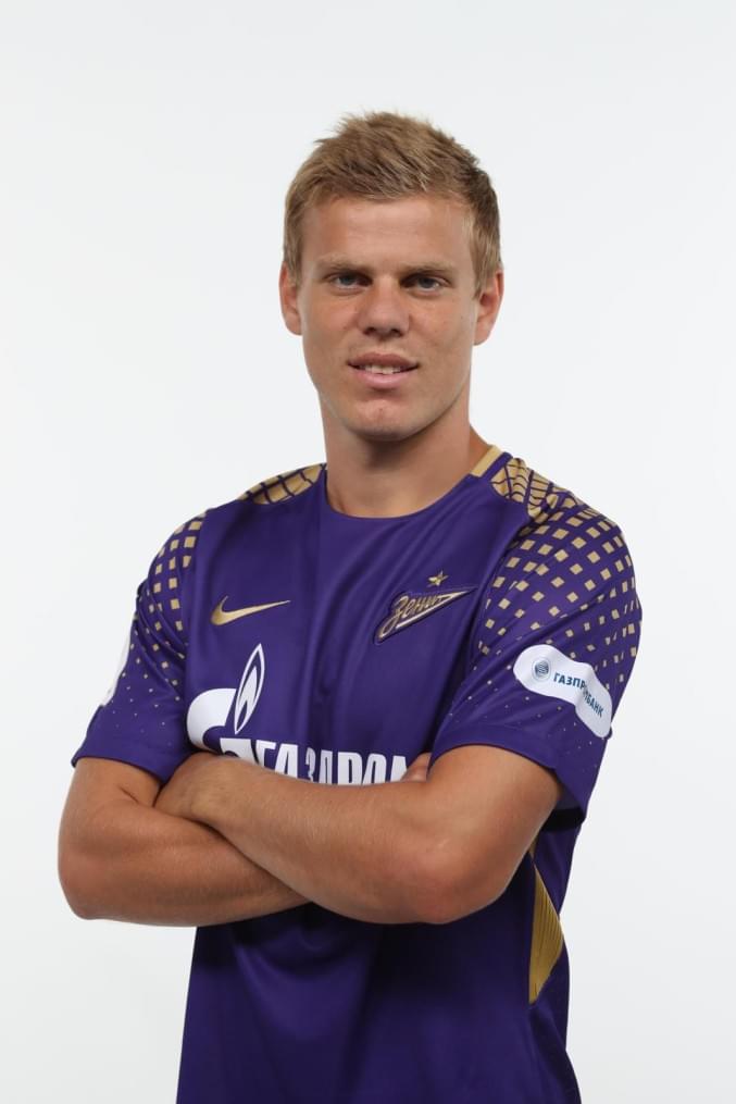 Фотосессия футболистов и тренеров основного состава ФК «Зенит» сезона 2017/2018