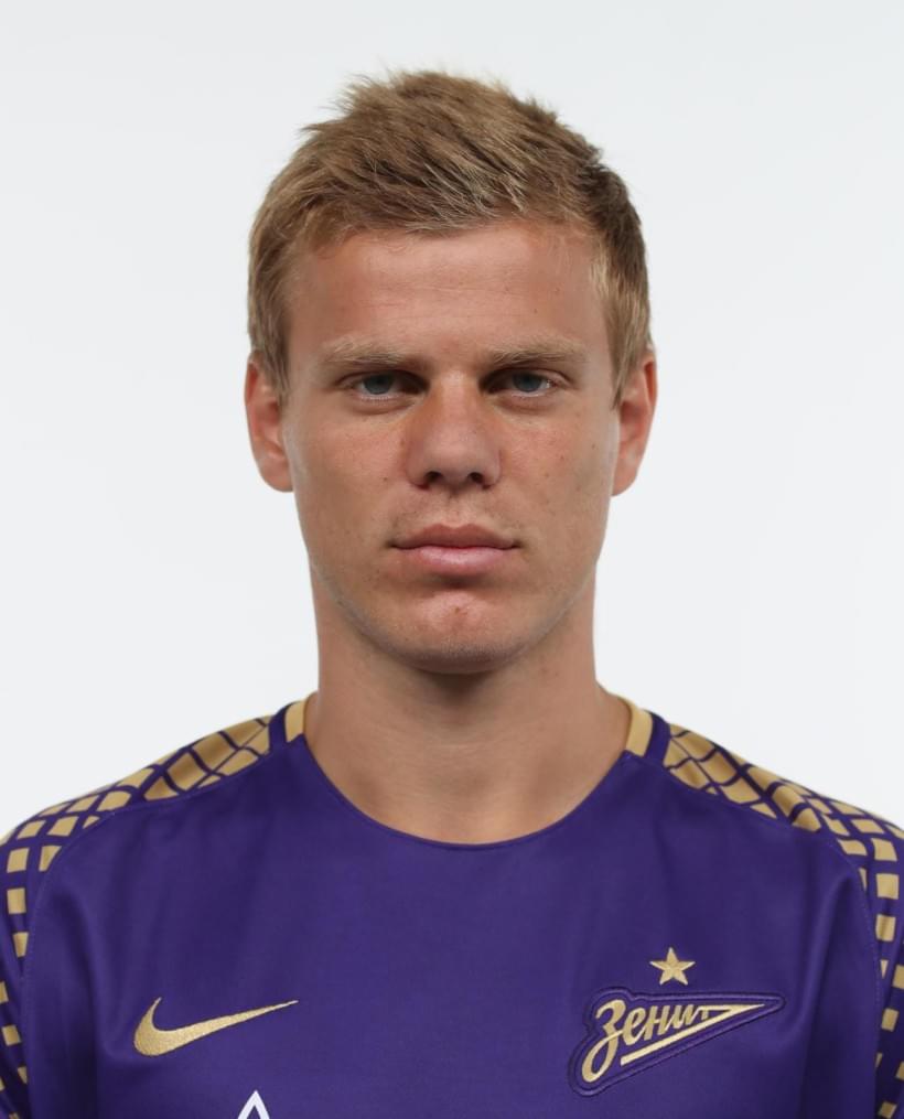 Фотосессия футболистов и тренеров основного состава ФК «Зенит» сезона 2017/2018