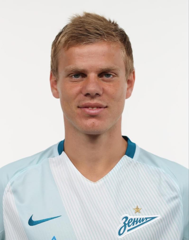 Фотосессия футболистов и тренеров основного состава ФК «Зенит» сезона 2017/2018