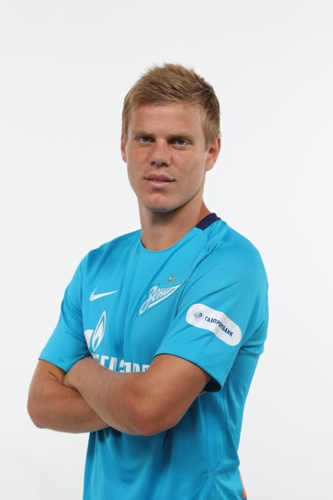 Фотосессия футболистов и тренеров основного состава ФК «Зенит» сезона 2017/2018