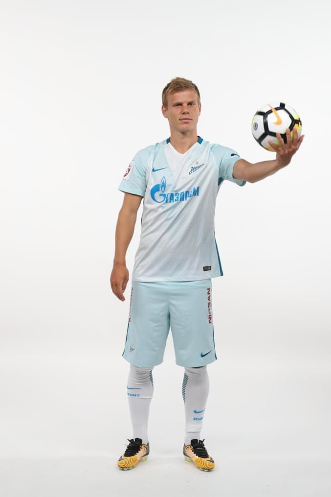 Фотосессия футболистов и тренеров основного состава ФК «Зенит» сезона 2017/2018