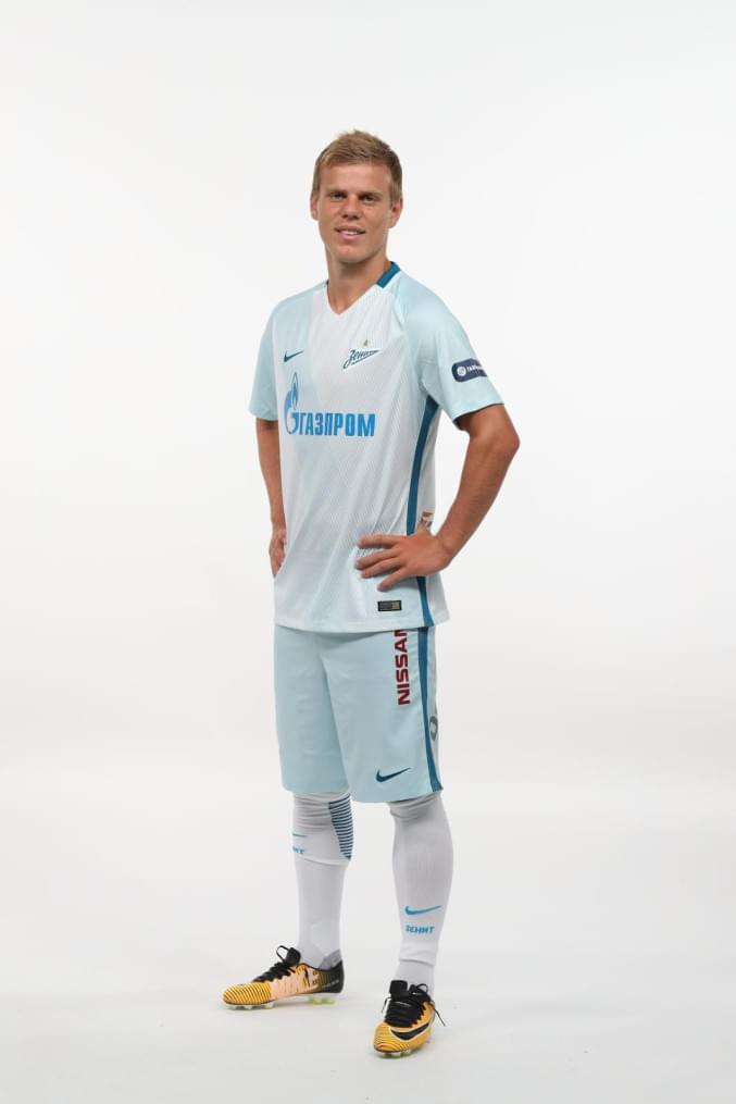 Фотосессия футболистов и тренеров основного состава ФК «Зенит» сезона 2017/2018