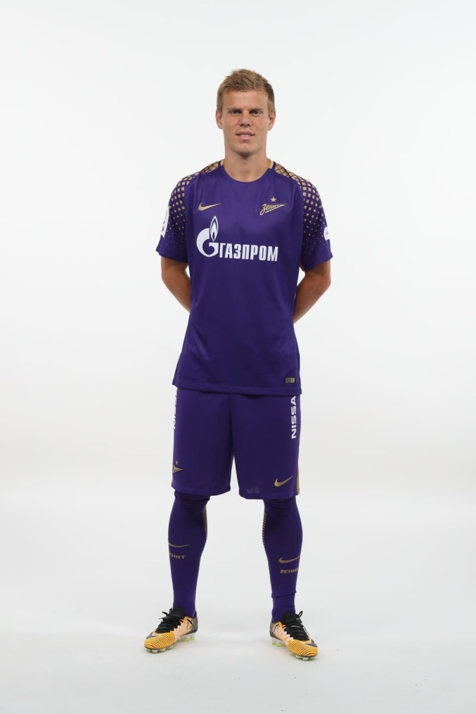 Фотосессия футболистов и тренеров основного состава ФК «Зенит» сезона 2017/2018