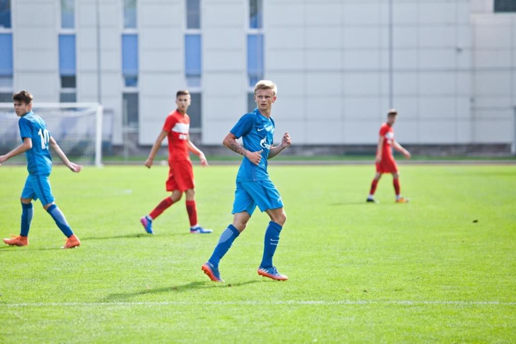 Матч между командами академий «Зенита» и московского «Спартака»