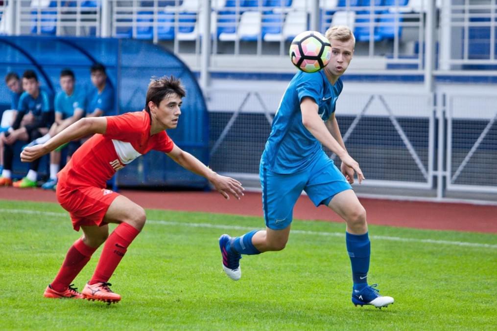 Матч между командами академий «Зенита» и московского «Спартака»