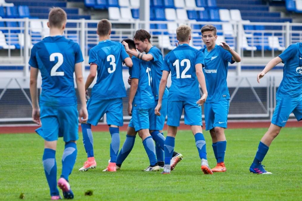 Матч между командами академий «Зенита» и московского «Спартака»