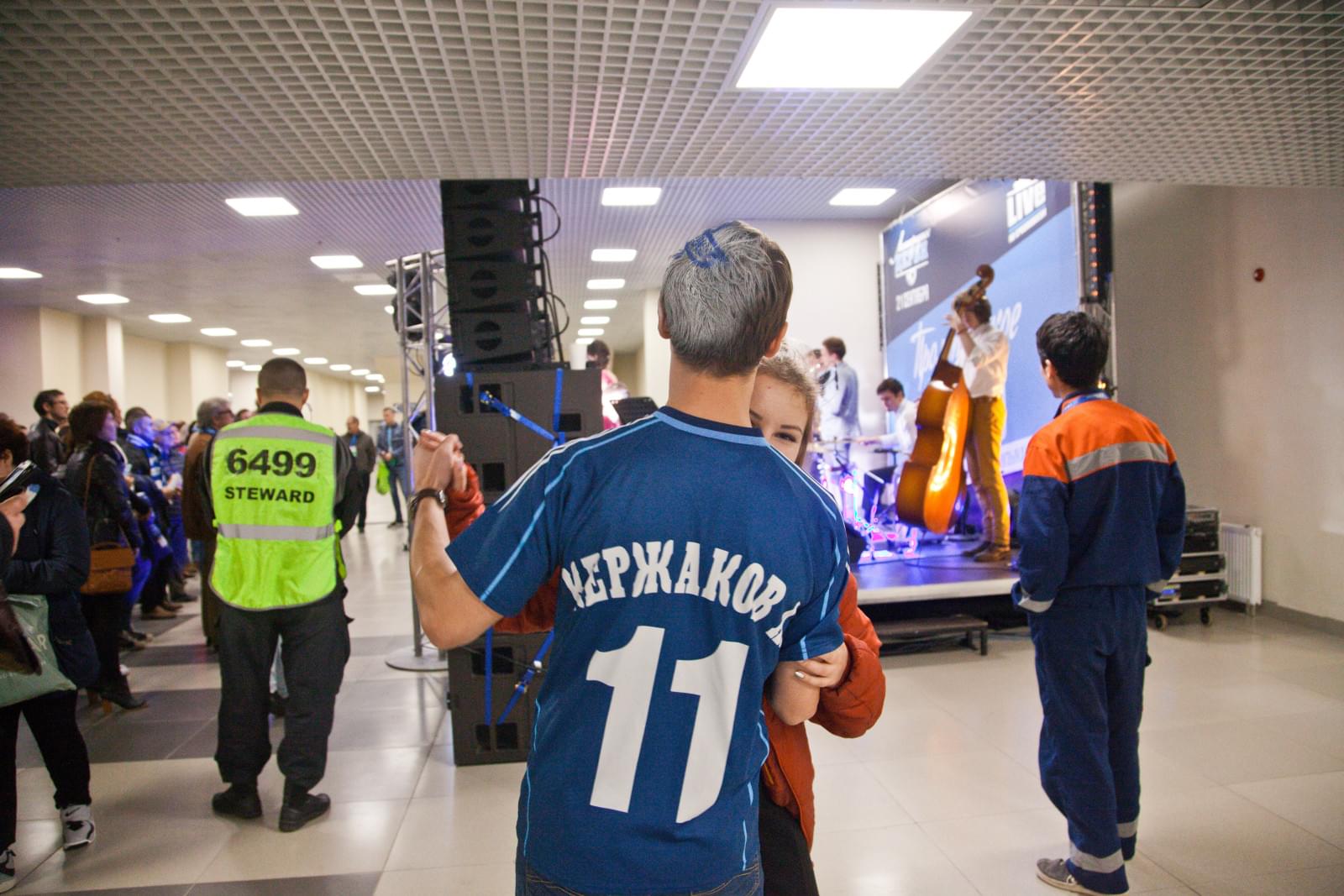 «Live на Крестовском»: выступление ВИА «Пролетарское танго»