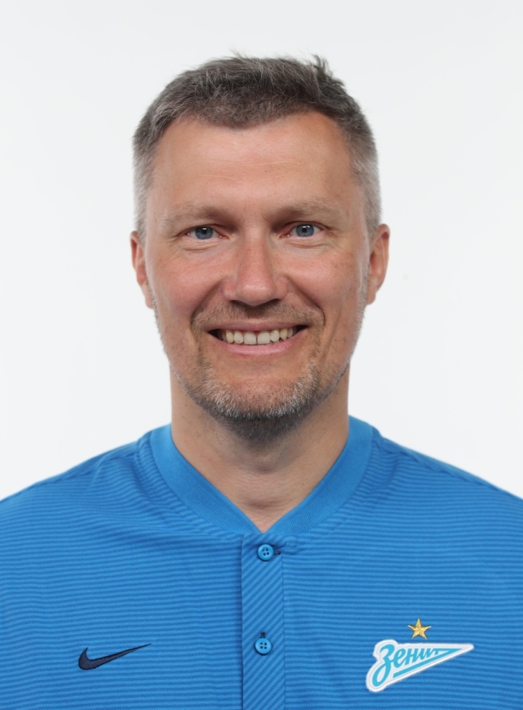 Фотосессия тренерского штаба и персонала ФК «Зенит» сезона 2017/2018