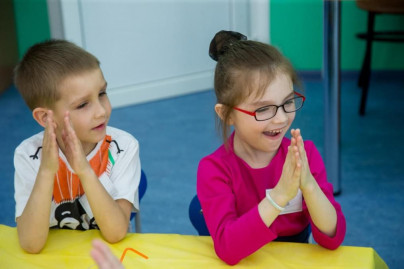 Антон Заболотный работает воспитателем в детском саду