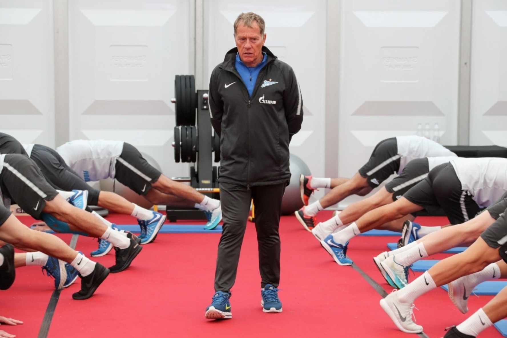 сборы тренировки. учебно тренировочные сборы. спортивные сборы с тренировками. учебно тренировочные сборы по волейболу. физическая подготовка тренера.